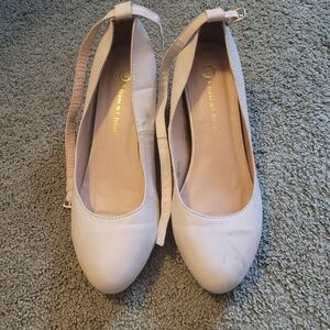 Women's Cream Flats